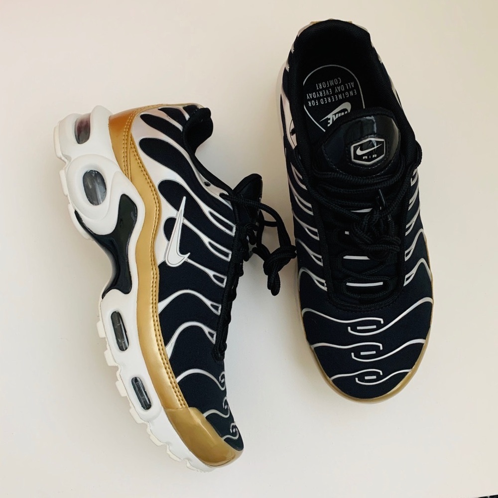 Nike Air Max Plus - Picture 4 of 9